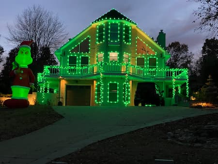 Top 7 Reasons to Hire a Professional for Christmas Light Installation
